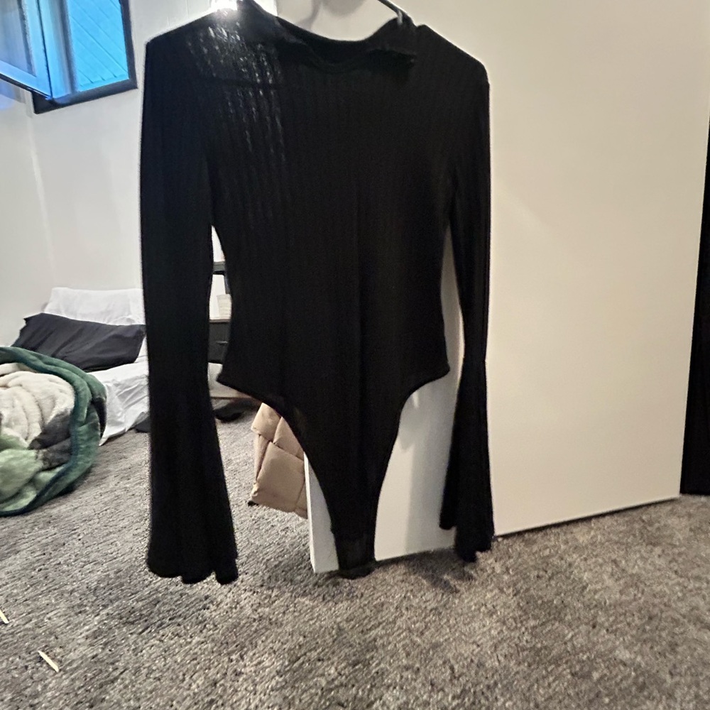SHEIN Black Ribbed Bodysuit